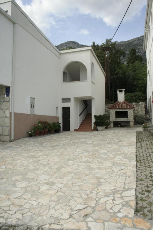 Apartments with a parking space Gradac, Makarska - 11332 Gradac  Bagian luar foto