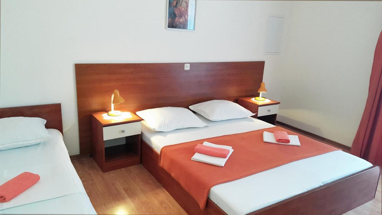 Apartments with a parking space Gradac, Makarska - 11332 Gradac  Bagian luar foto
