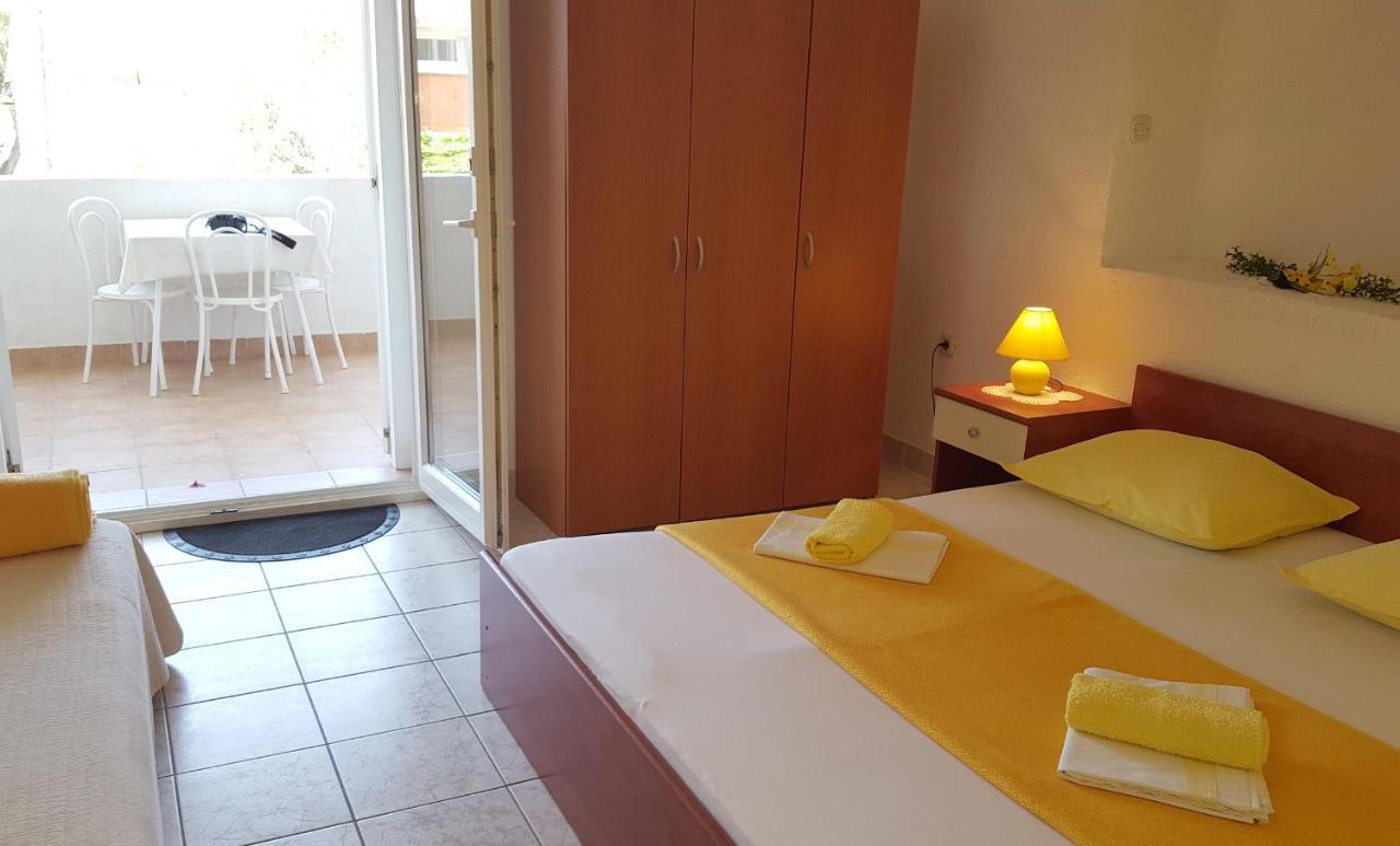 Apartments with a parking space Gradac, Makarska - 11332 Gradac  Bagian luar foto