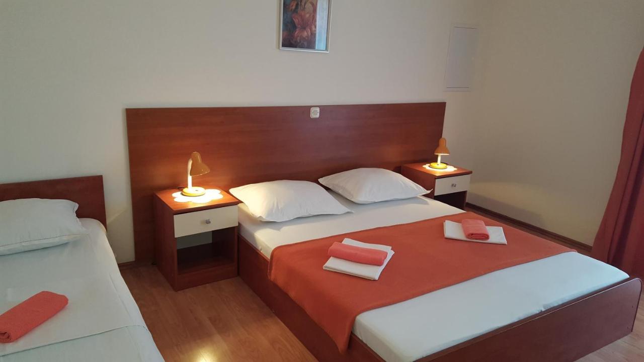 Apartments with a parking space Gradac, Makarska - 11332 Gradac  Bagian luar foto