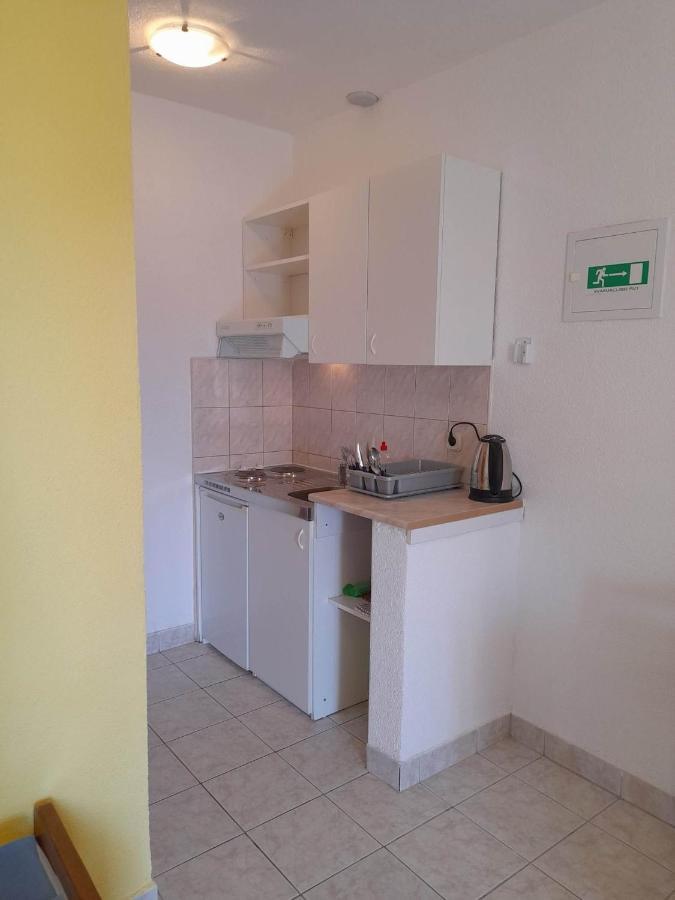 Apartments with a parking space Gradac, Makarska - 11332 Gradac  Bagian luar foto