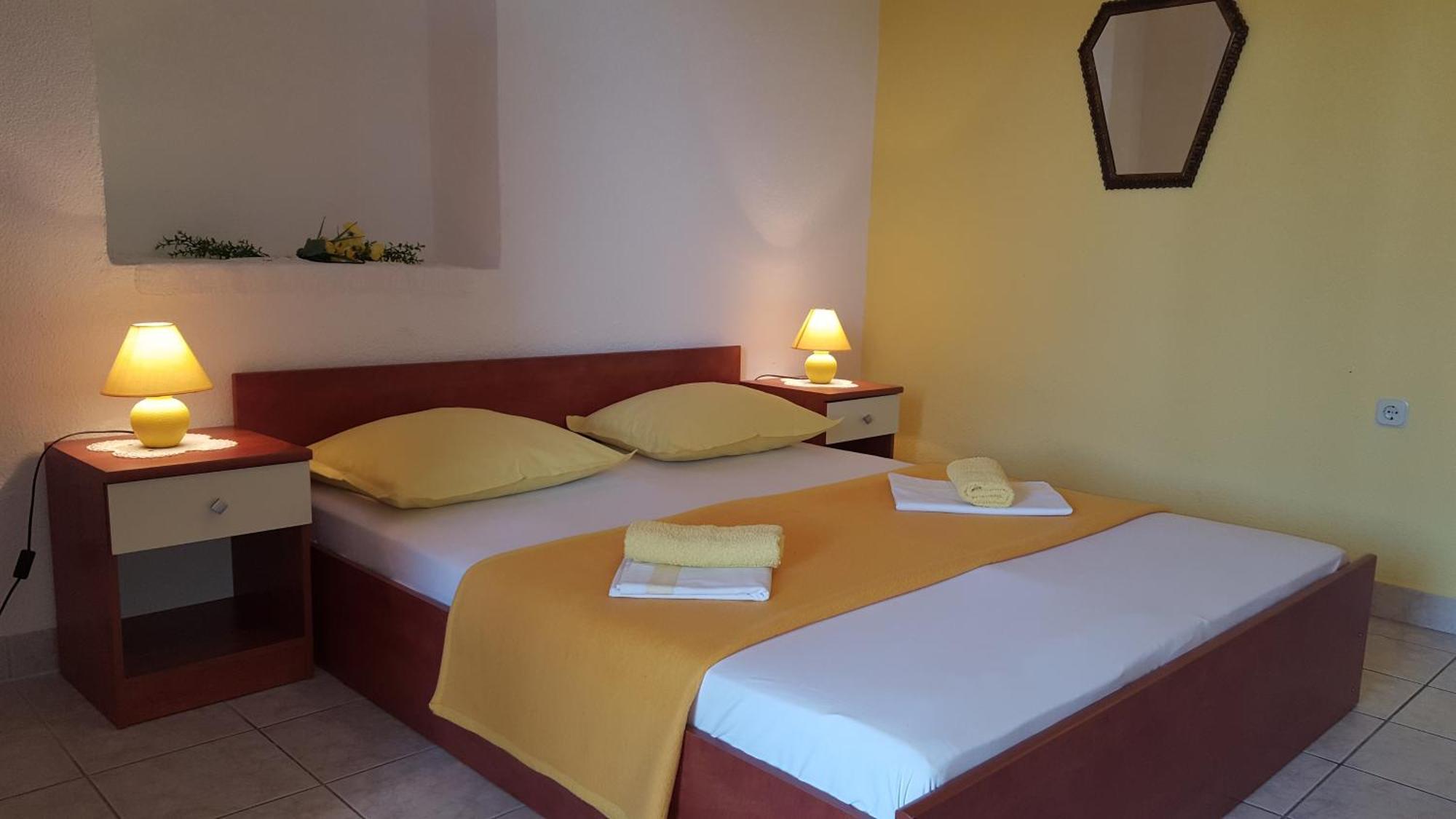 Apartments with a parking space Gradac, Makarska - 11332 Gradac  Ruang foto